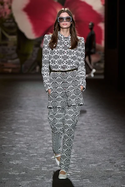 Look 54